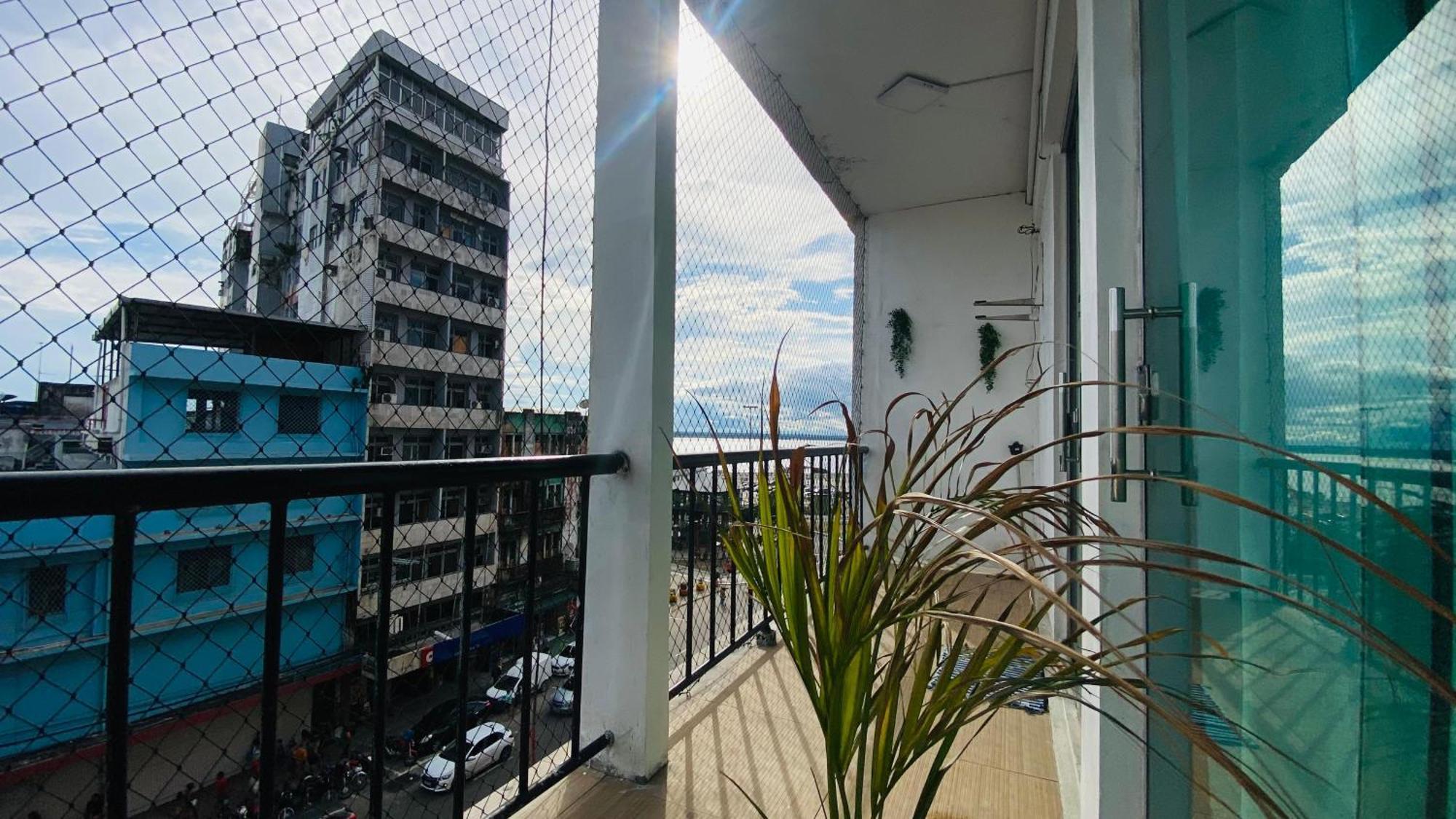 Riverfront Retreat Prime Location With Stunning Views Of The Rionegro Manaus